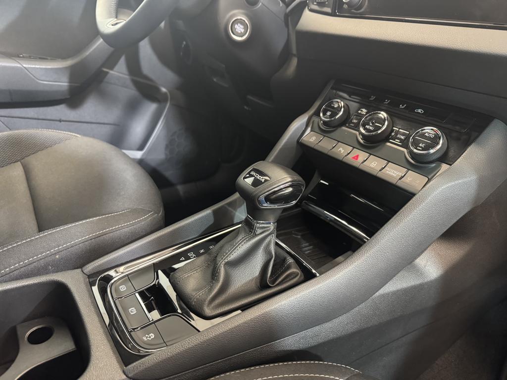 Skoda Karoq 1.5 TSI ACT Selection DSG 110 kW (150 CV) - 17