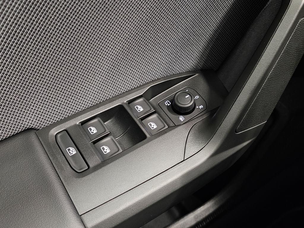 SEAT León 1.5 eTSI Style 25 Aniversario DSG 85 kW (116 CV) - 16