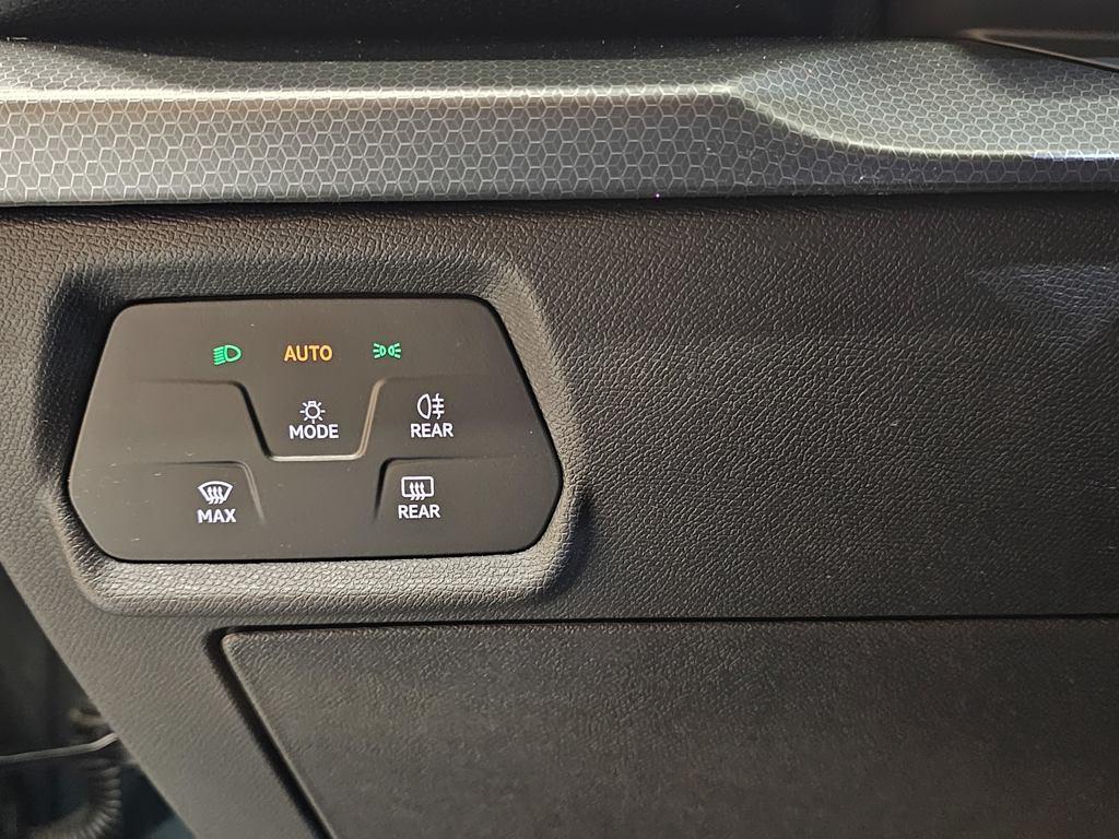 SEAT León 1.5 eTSI Style 25 Aniversario DSG 85 kW (116 CV) - 18