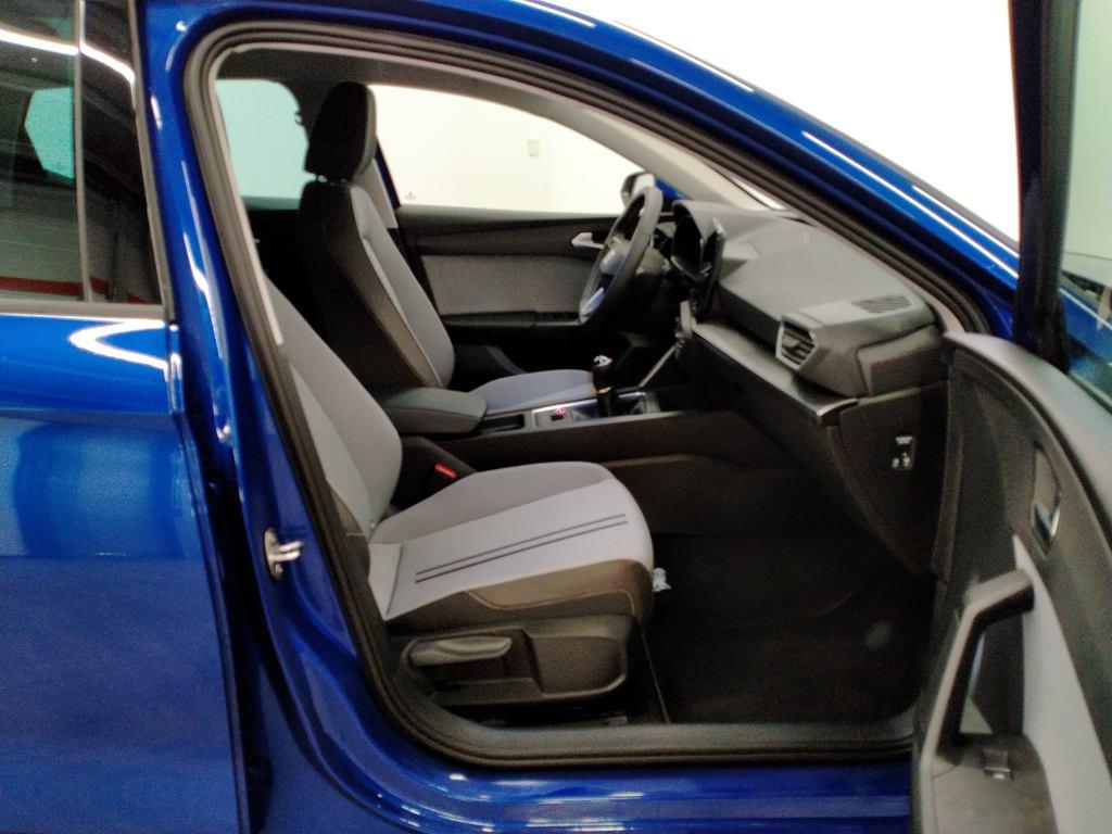 SEAT León 1.5 TSI S&S Style 25 Aniversario 85 kW (115 CV) - 4