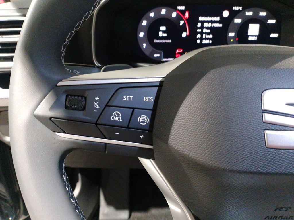 SEAT León 1.5 TSI S&S Style 25 Aniversario 85 kW (115 CV) - 9