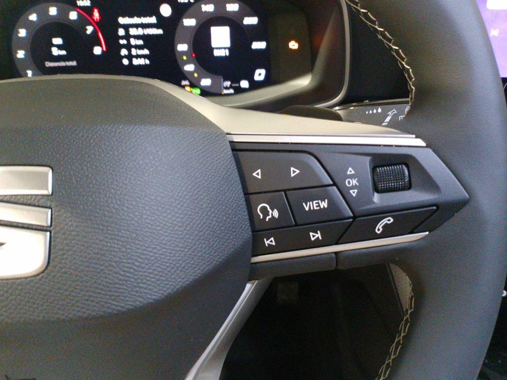 SEAT León 1.5 TSI S&S Style 25 Aniversario 85 kW (115 CV) - 10