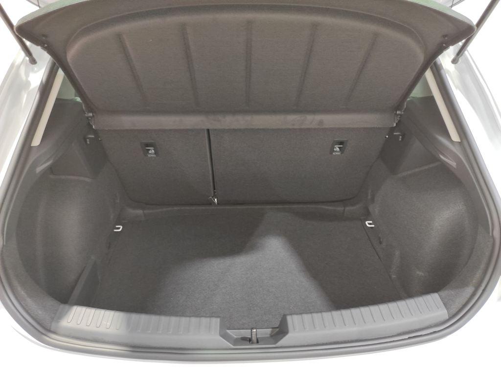 SEAT León 1.5 eTSI Style 25 Aniversario DSG 85 kW (116 CV) - 6