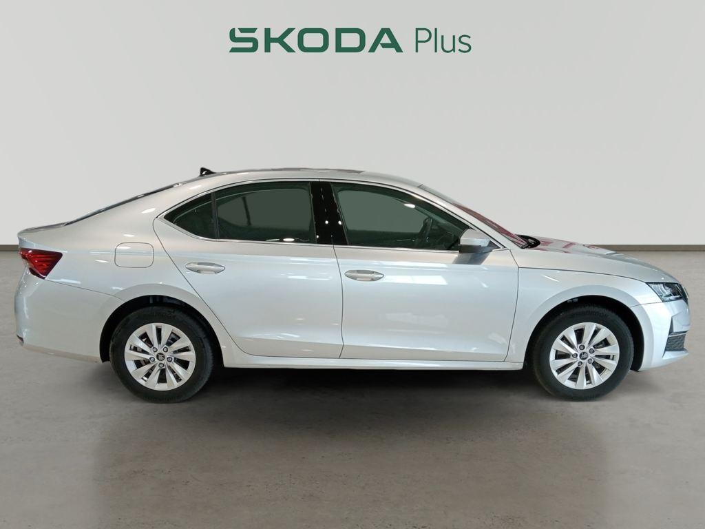 Skoda Octavia 1.5 TSI m-HEV Selection DSG 110 kW (150 CV) - 2