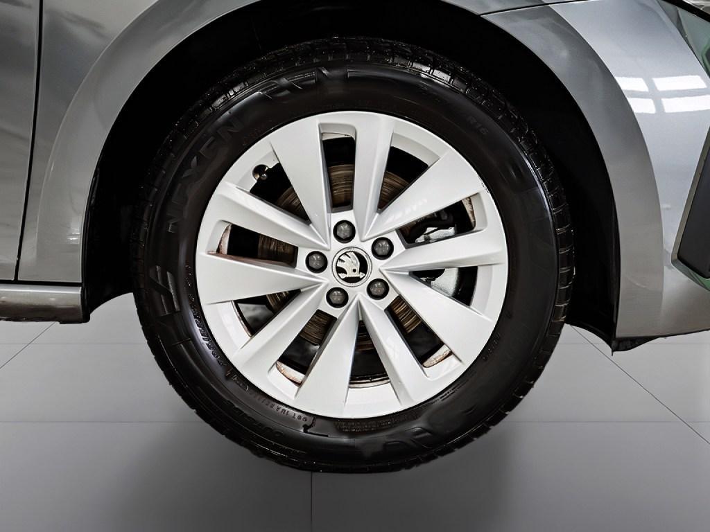 Skoda Scala 1.0 TSI Selection 85 kW (115 CV) - 7