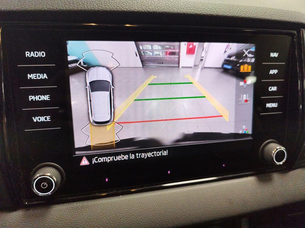 Skoda Karoq 1.5 TSI ACT Selection DSG 110 kW (150 CV) - 14