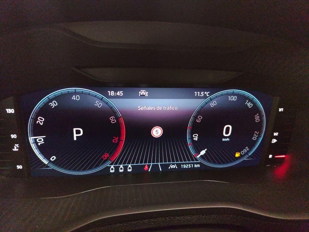 Skoda Karoq 1.5 TSI ACT Selection DSG 110 kW (150 CV) - 18