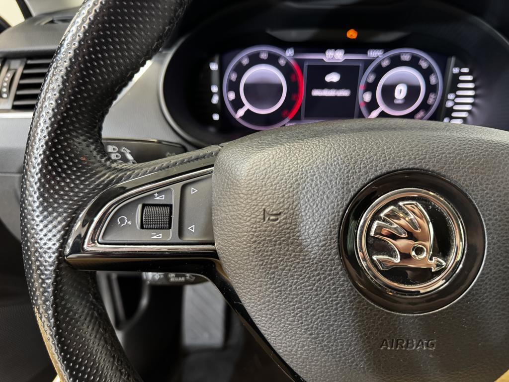 Skoda Octavia Combi 2.0 TDI CR Style 110 kW (150 CV) - 9