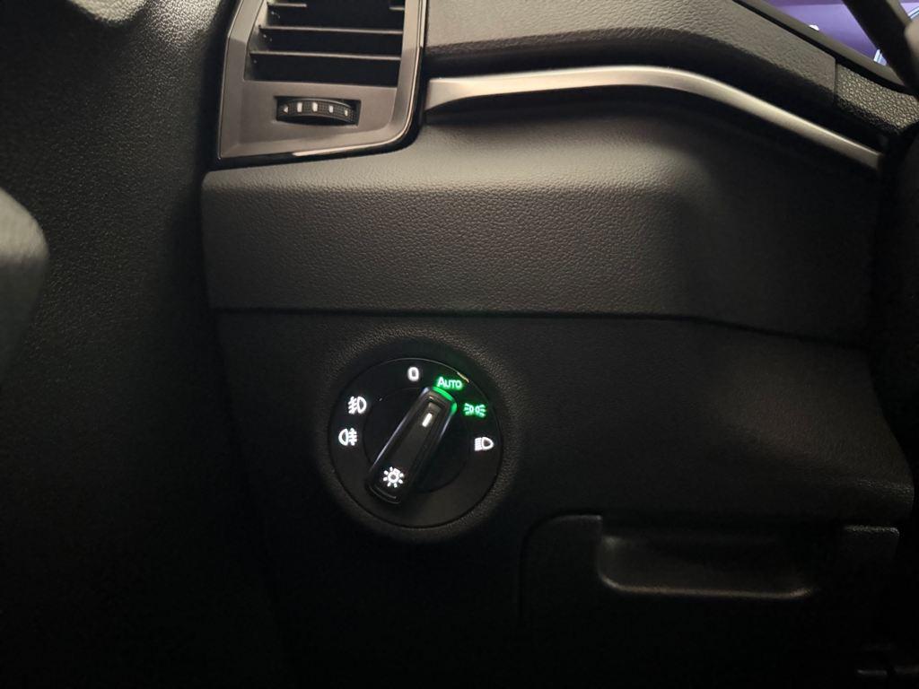 Skoda Karoq 1.5 TSI ACT Selection DSG 110 kW (150 CV) - 13