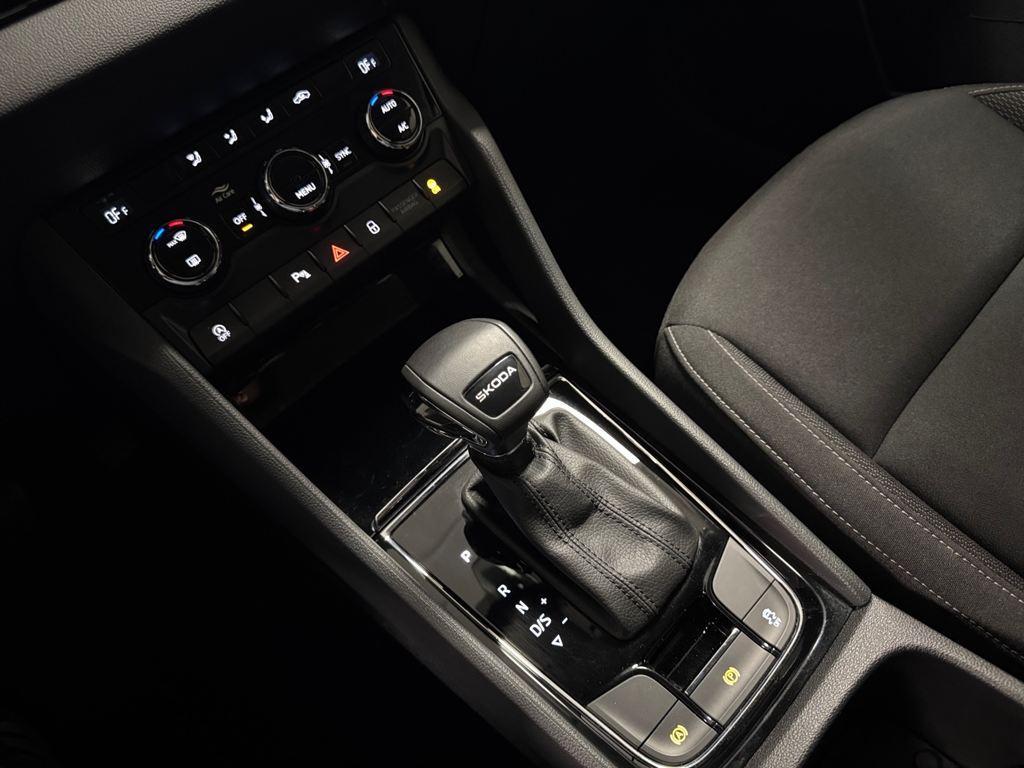 Skoda Karoq 1.5 TSI ACT Selection DSG 110 kW (150 CV) - 12