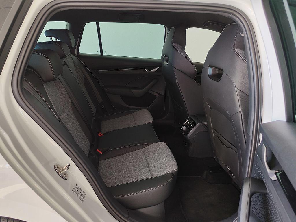 Skoda Octavia Combi 1.5 TSI m-HEV Sportline DSG 110 kW (150 CV) - 5