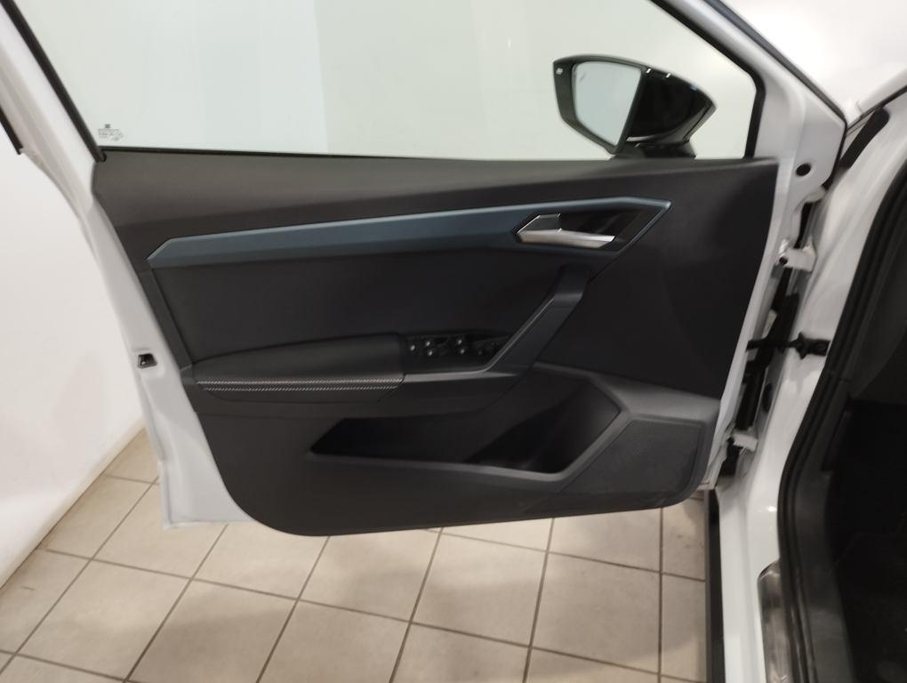 SEAT Arona 1.0 TSI S&S Xperience XM 85 kW (115 CV) - 18