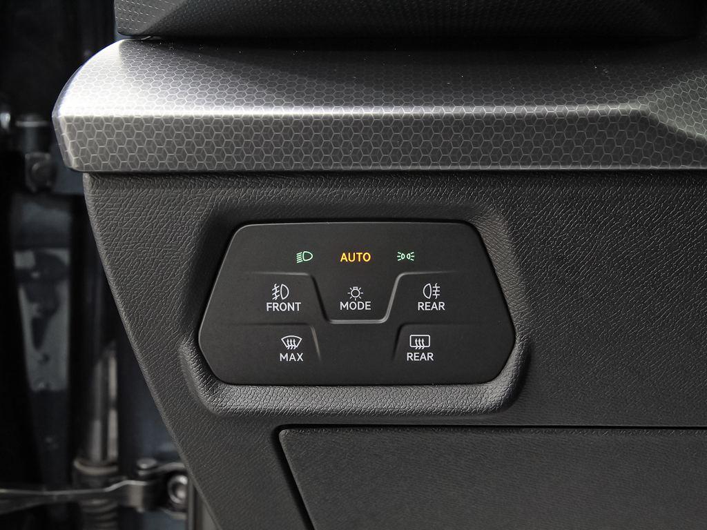 SEAT León 1.5 TSI S&S Style 25 Aniversario 85 kW (116 CV) - 10