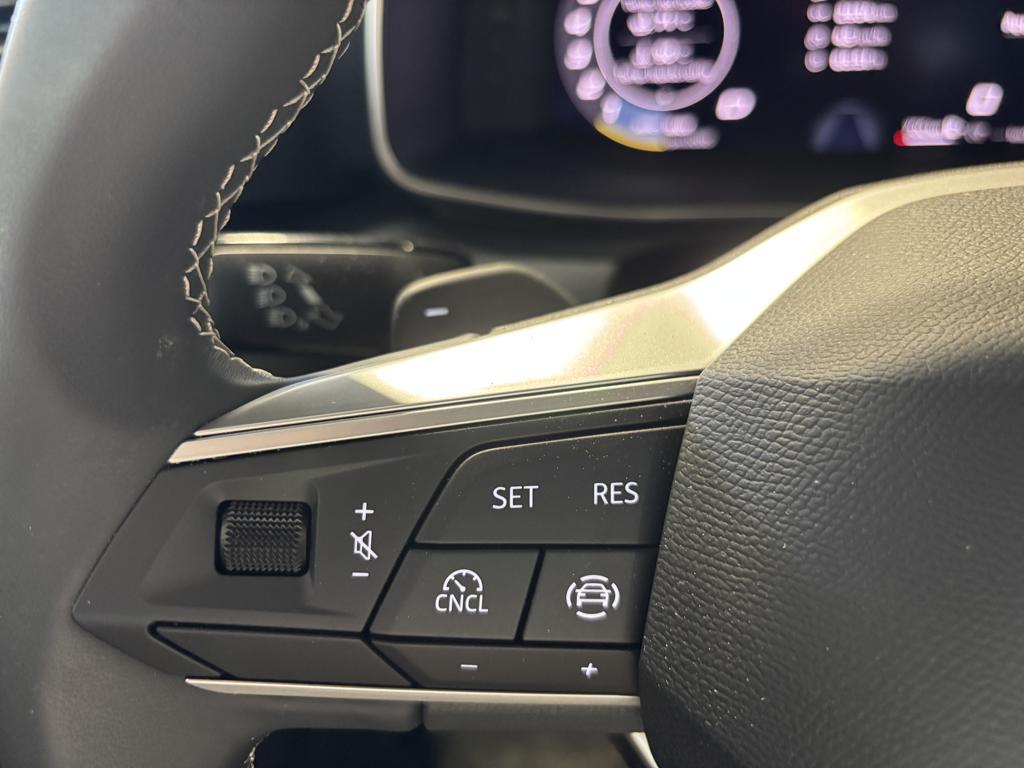 SEAT León 1.5 eTSI Style 25 Aniversario DSG 85 kW (116 CV) - 9