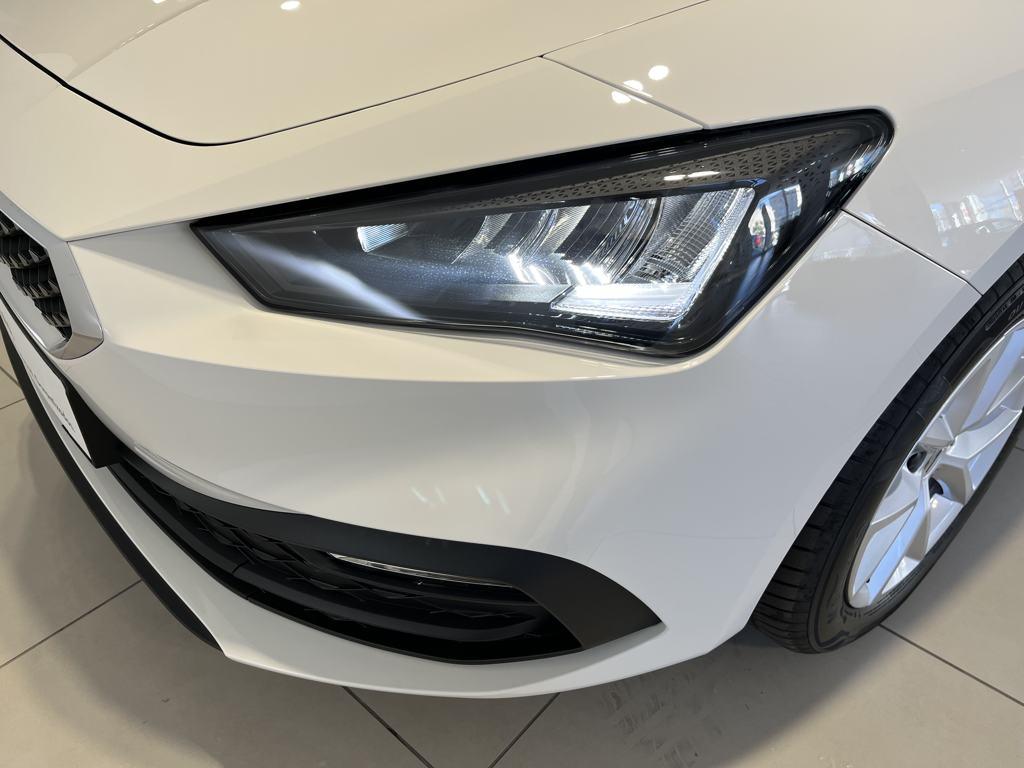 SEAT León 1.5 eTSI Style 25 Aniversario DSG 85 kW (116 CV) - 18