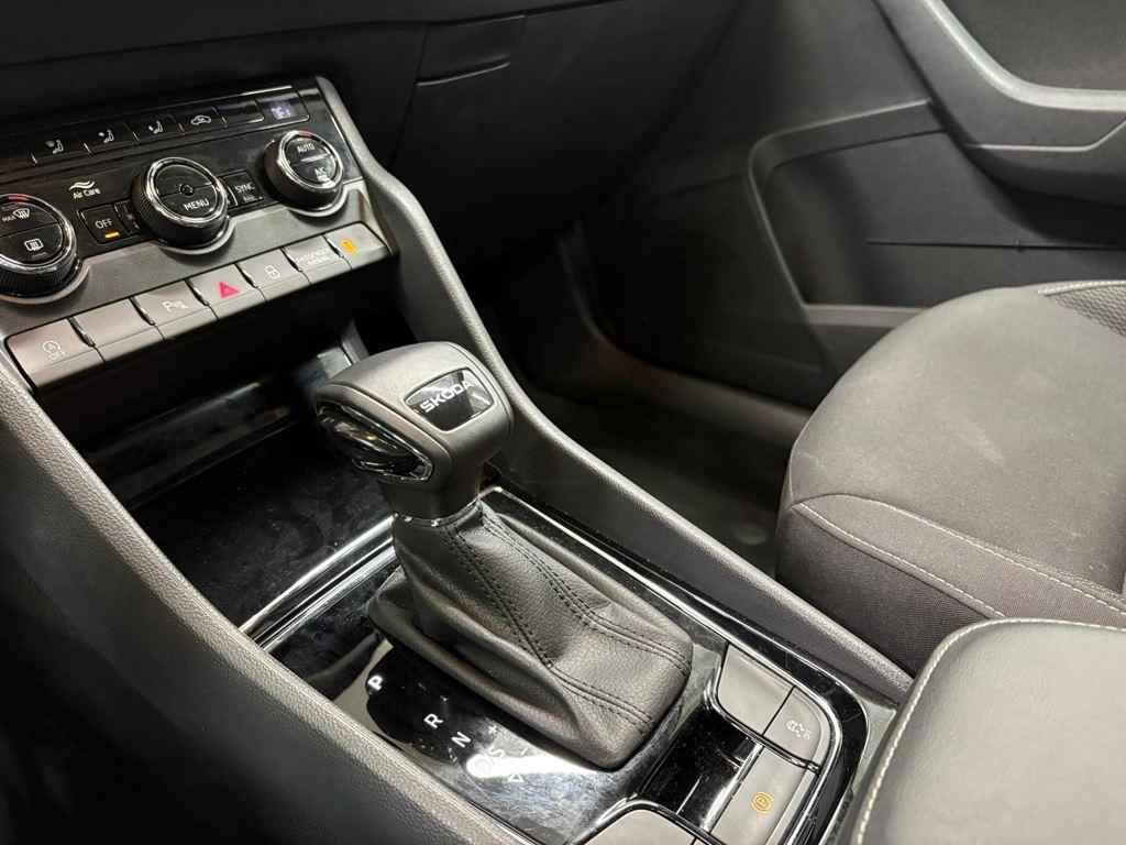 Skoda Karoq 1.5 TSI ACT Selection DSG 110 kW (150 CV) - 14