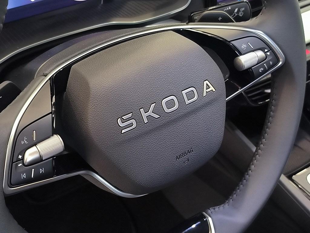 Skoda Octavia 1.5 TSI m-HEV Selection DSG 110 kW (150 CV) - 9