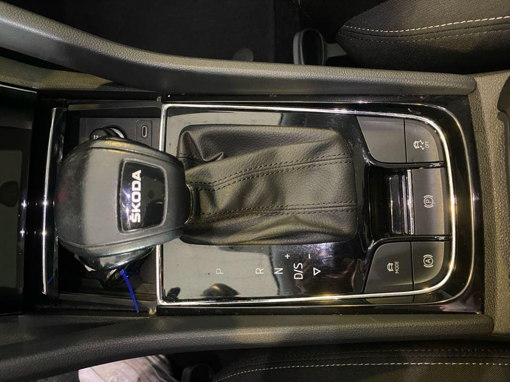 Skoda Karoq 1.5 TSI ACT Style DSG 110 kW (150 CV) - 13