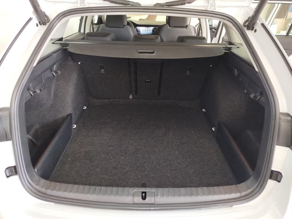 Skoda Octavia Combi 1.0 TSI mHEV Ambition DSG 81 kW (110 CV) - 6