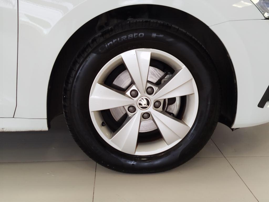 Skoda Octavia Combi 1.0 TSI mHEV Ambition DSG 81 kW (110 CV) - 7