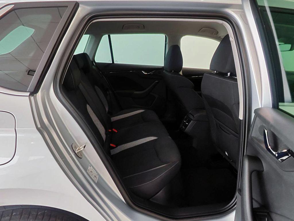 Skoda Kamiq 1.0 TSI Selection DSG 85 kW (115 CV) - 5