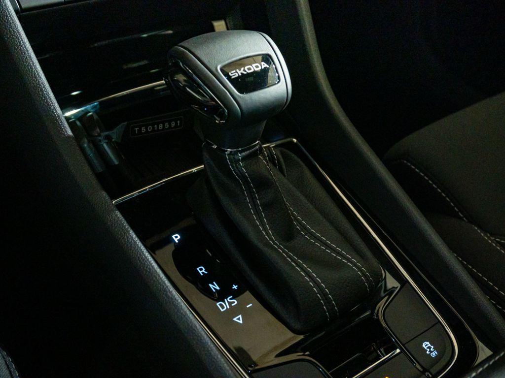 Skoda Karoq 1.5 TSI ACT Sportline DSG 110 kW (150 CV) - 17