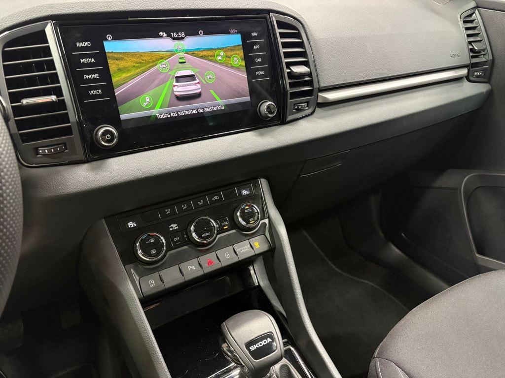 Skoda Karoq 2.0 TDI Selection DSG 110 kW (150 CV) - 10