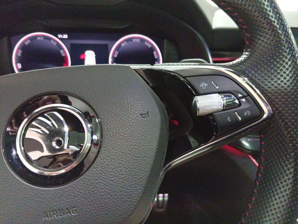 Skoda Kamiq 1.0 TSI Montecarlo DSG 81 kW (110 CV) - 9