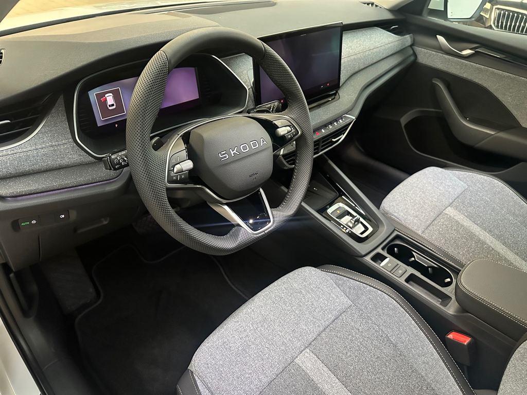 Skoda Octavia Combi 2.0 TDI Design DSG 110 kW (150 CV) - 11