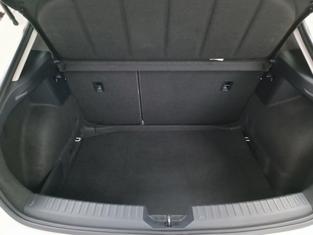 SEAT León 2.0 TDI S&S Reference Go 85 kW (115 CV) - 6
