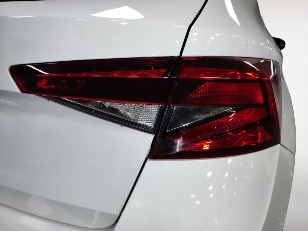 Skoda Fabia 1.0 TSI Active 70 kW (95 CV) - 8