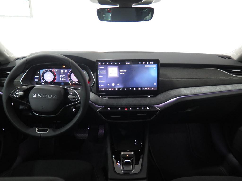 Skoda Superb Combi 1.5 TSI m-HEV Selection DSG 110 kW (150 CV) - 3