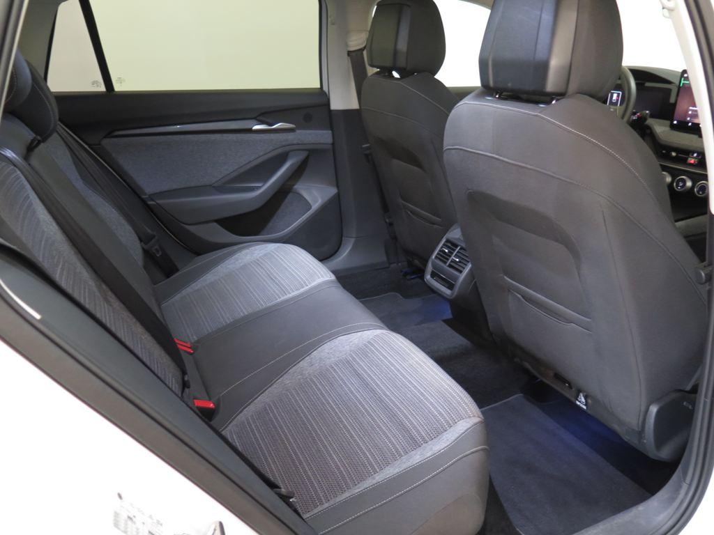 Skoda Superb Combi 1.5 TSI m-HEV Selection DSG 110 kW (150 CV) - 5