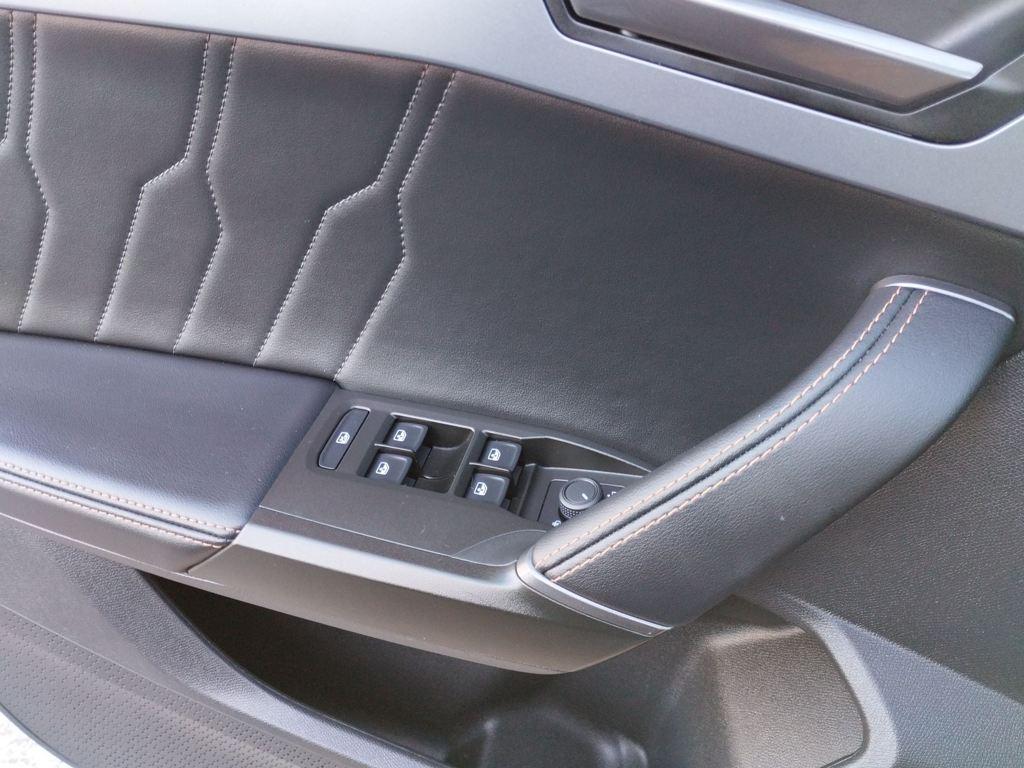 CUPRA Leon Sportstourer 1.5 eTSI DSG 110 kW (150 CV) - 9