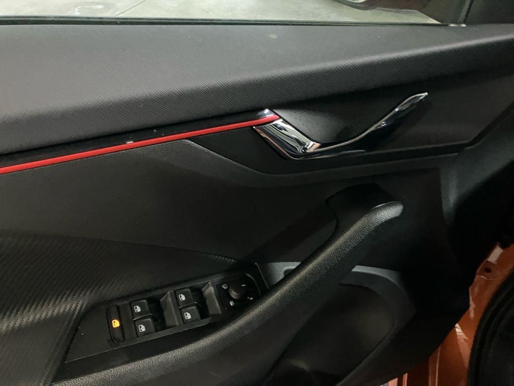 Skoda Kamiq 1.0 TSI Monte Carlo DSG 85 kW (115 CV) - 9