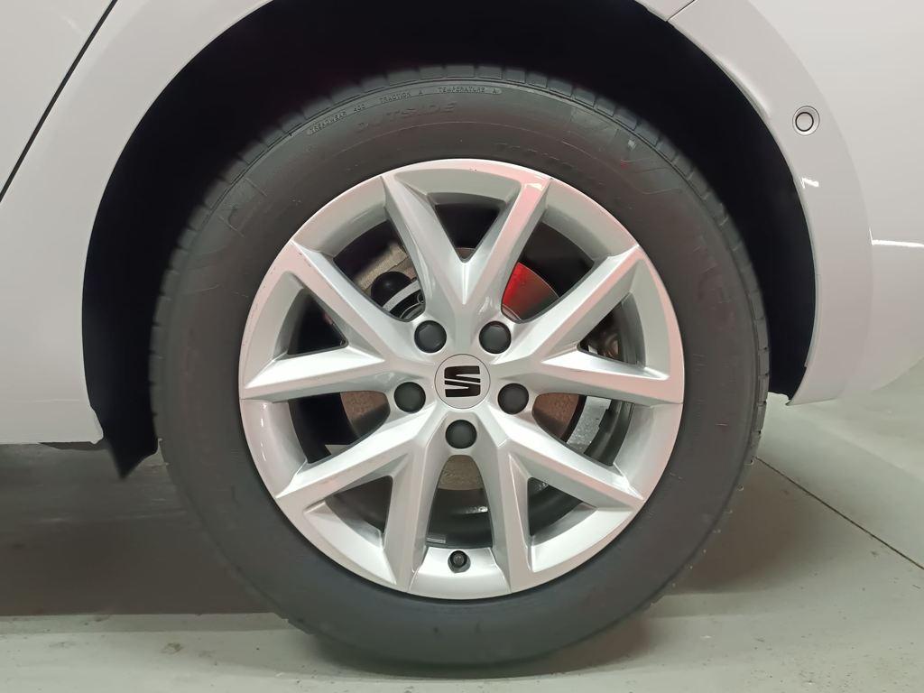 SEAT León 1.5 eTSI Style 25 Aniversario DSG 85 kW (116 CV) - 7