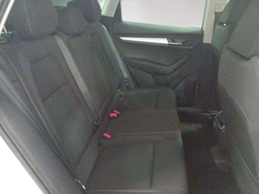 Skoda Karoq 2.0 TDI Selection 85 kW (115 CV) - 5