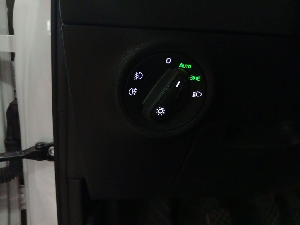 Skoda Karoq 2.0 TDI Selection 85 kW (115 CV) - 10