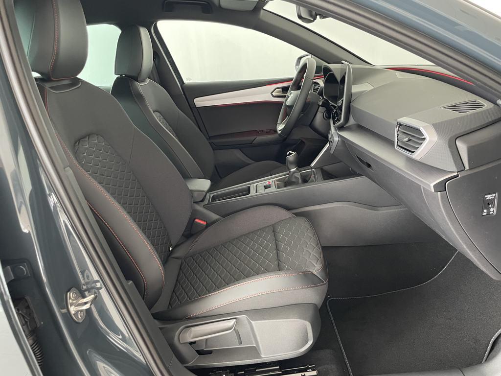 SEAT León 1.5 TSI S&S FR 25 Aniversario 85 kW (116 CV) - 4