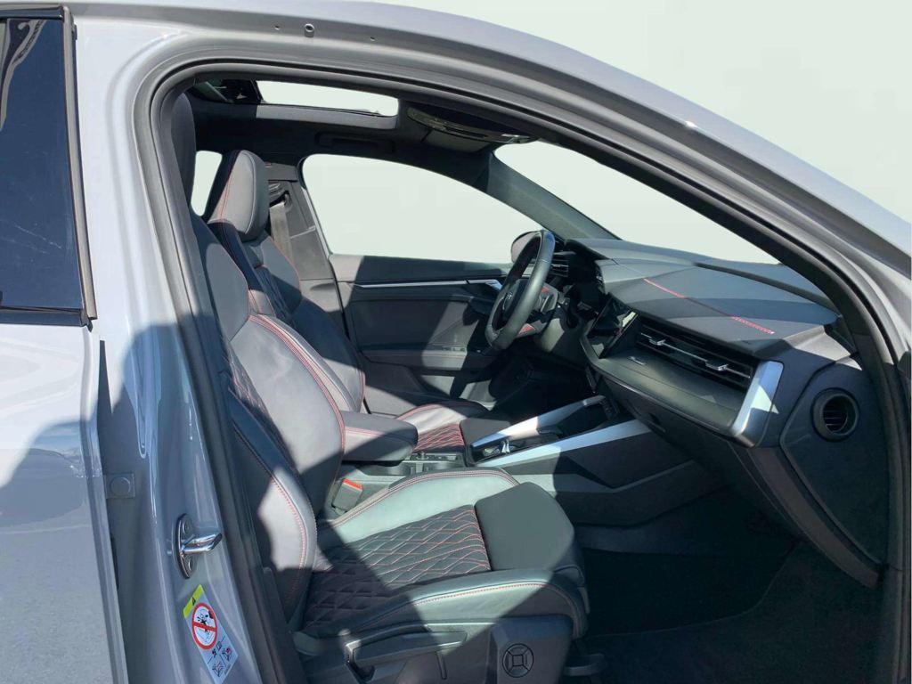 Audi A3 Sedan Black line 35 TFSI 110 kW (150 CV) S tronic - 4