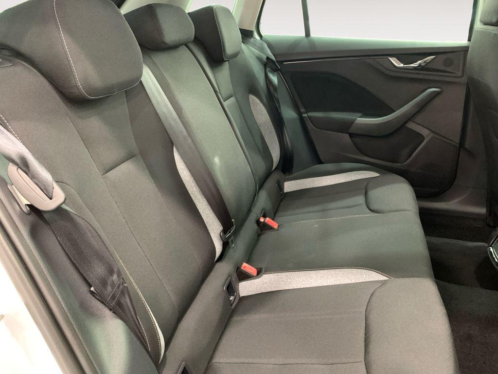 Skoda Kamiq 1.0 TSI Selection DSG 85 kW (115 CV) - 5