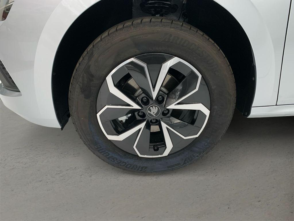 Skoda Kamiq 1.0 TSI Selection DSG 85 kW (115 CV) - 7