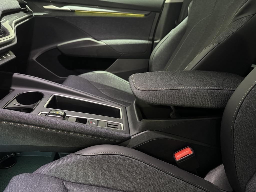 Skoda Elroq 60 63 kWh 150 kW (204 CV) - 15