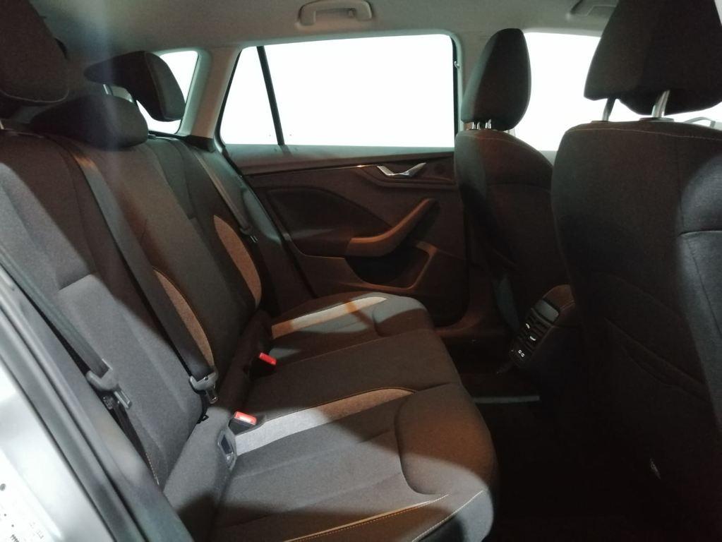 Skoda Kamiq 1.0 TSI Selection DSG 85 kW (115 CV) - 5