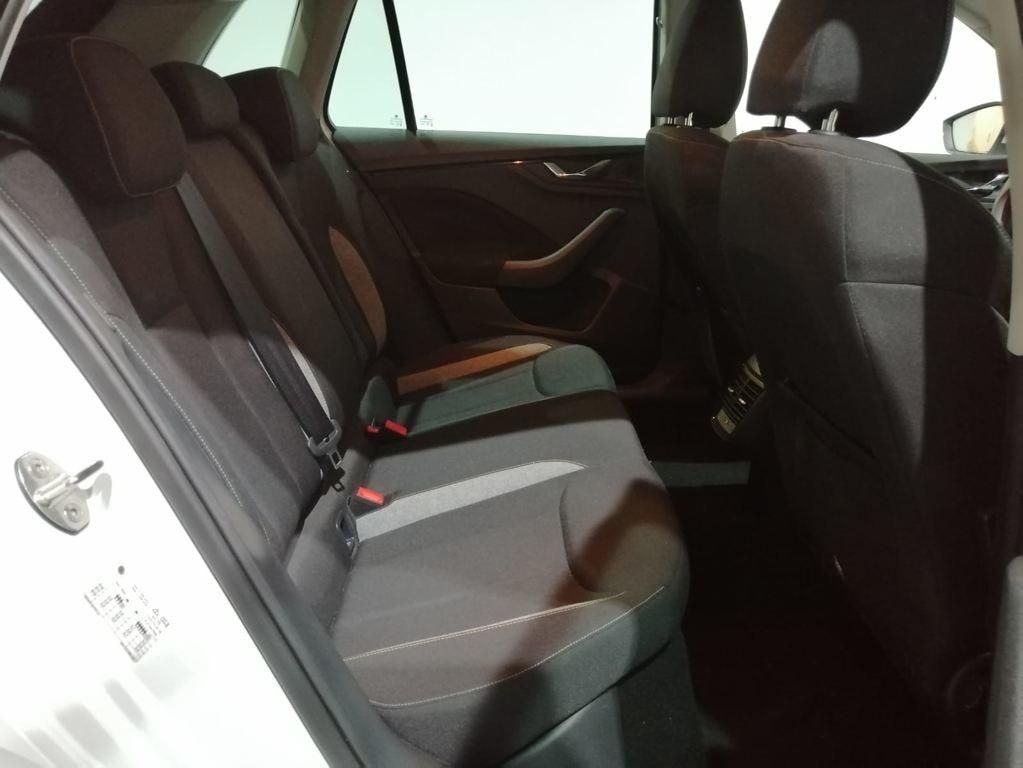 Skoda Kamiq 1.0 TSI Selection DSG 85 kW (115 CV) - 5