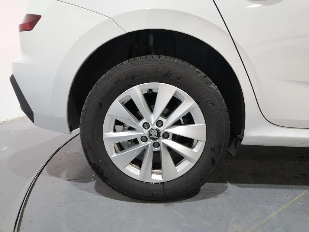 Skoda Kamiq 1.0 TSI Selection DSG 85 kW (115 CV) - 7