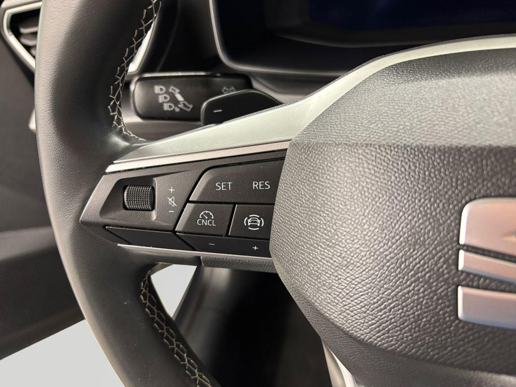 SEAT León 1.5 eTSI Style XS DSG 85 kW (116 CV) - 10