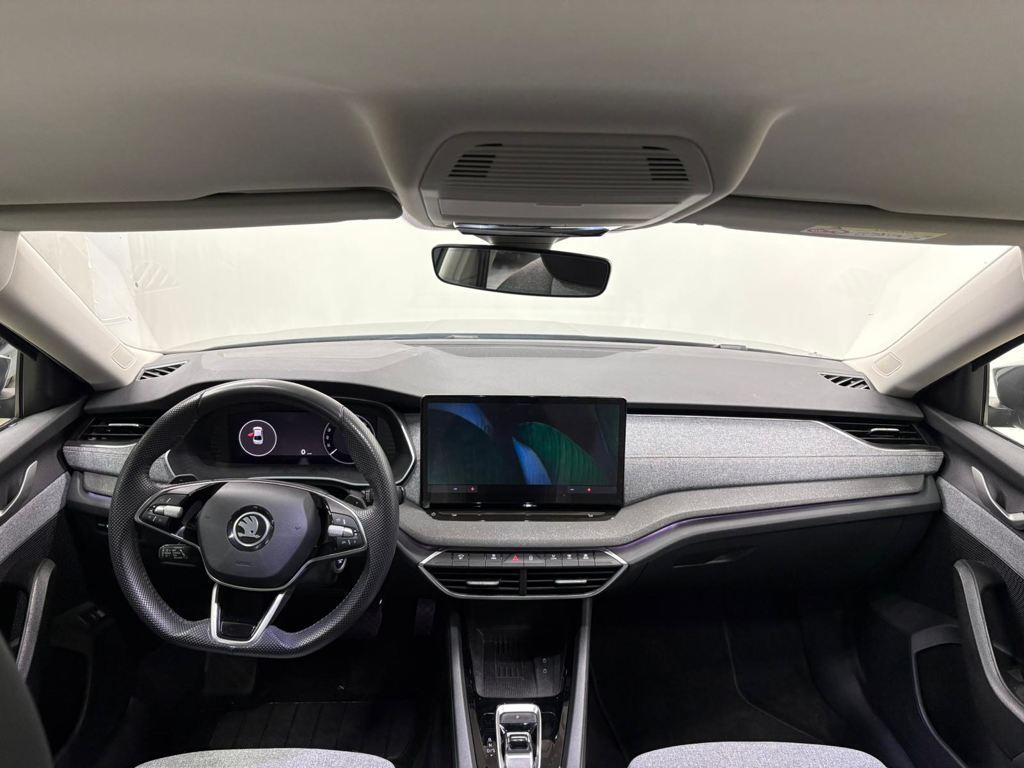 Skoda Octavia 1.5 TSI m-HEV Design DSG 110 kW (150 CV) - 3