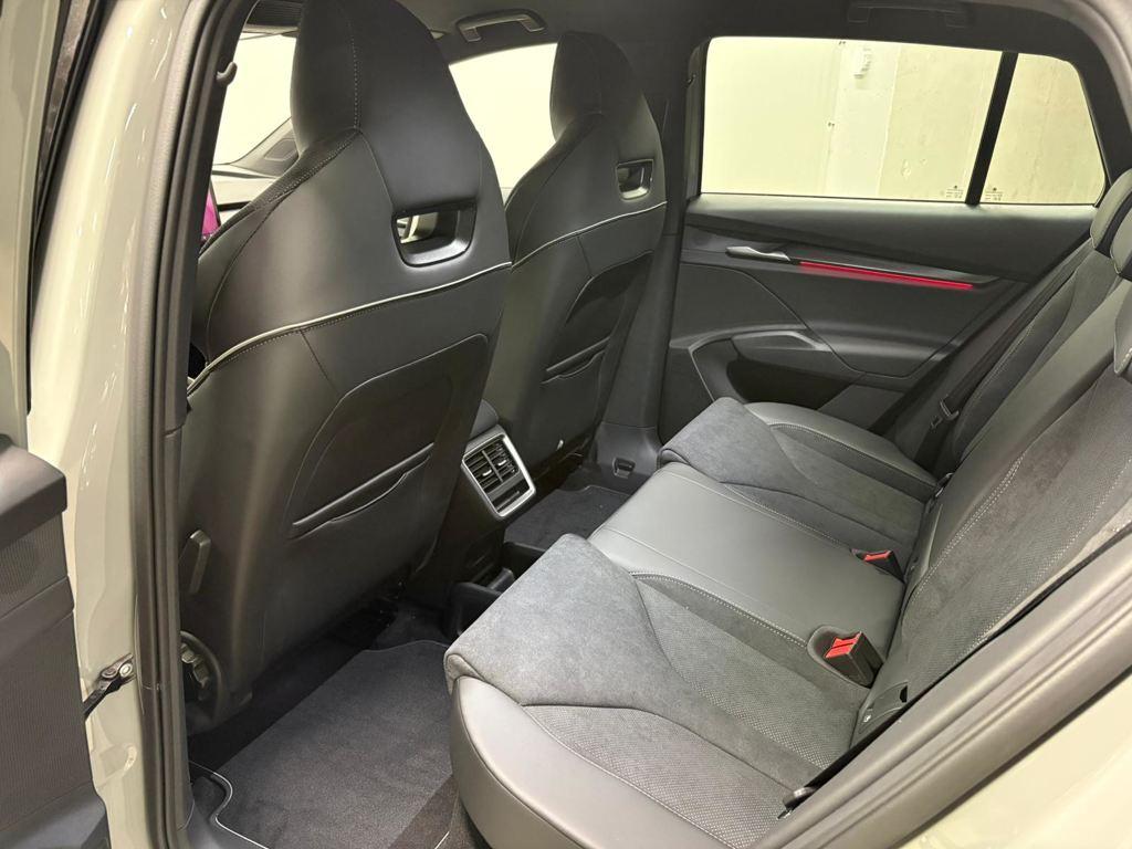 Skoda Elroq Sportline 60 63 kWh 150 kW (204 CV) - 11