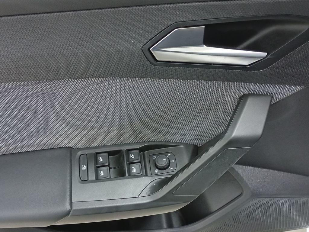 SEAT León 2.0 TDI S&S Style XS 85 kW (115 CV) - 11